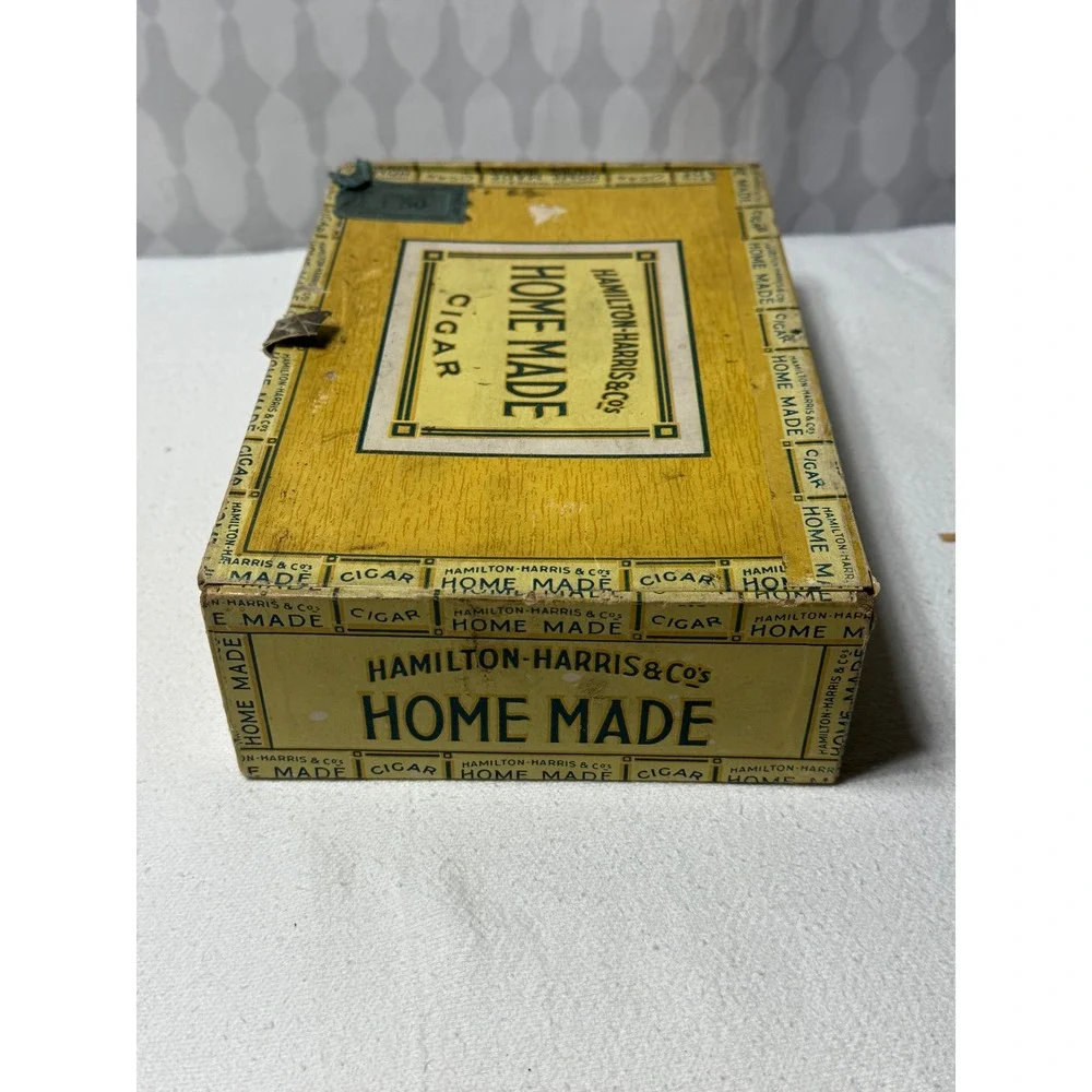 Vintage Hamilton Harris & Co Home Made Cigar Box‎ Invincible Collectible Tin